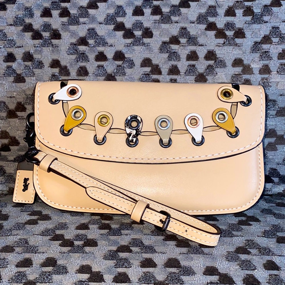 🛑SOLD🛑Coach 1941 Clutch Beechwood